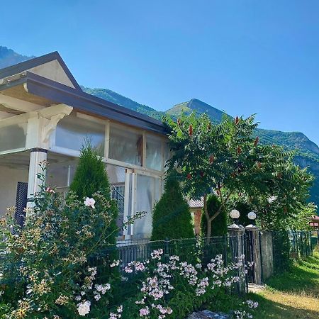 Lola Guest House Vuthaj Exterior foto