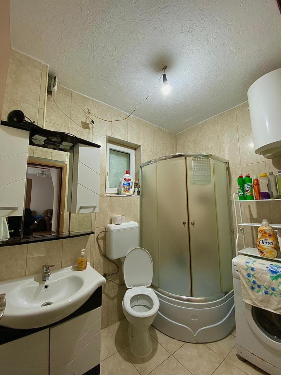 Lola Guest House Vuthaj Exterior foto