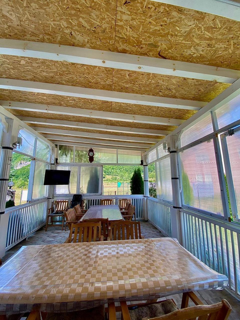 Lola Guest House Vuthaj Exterior foto